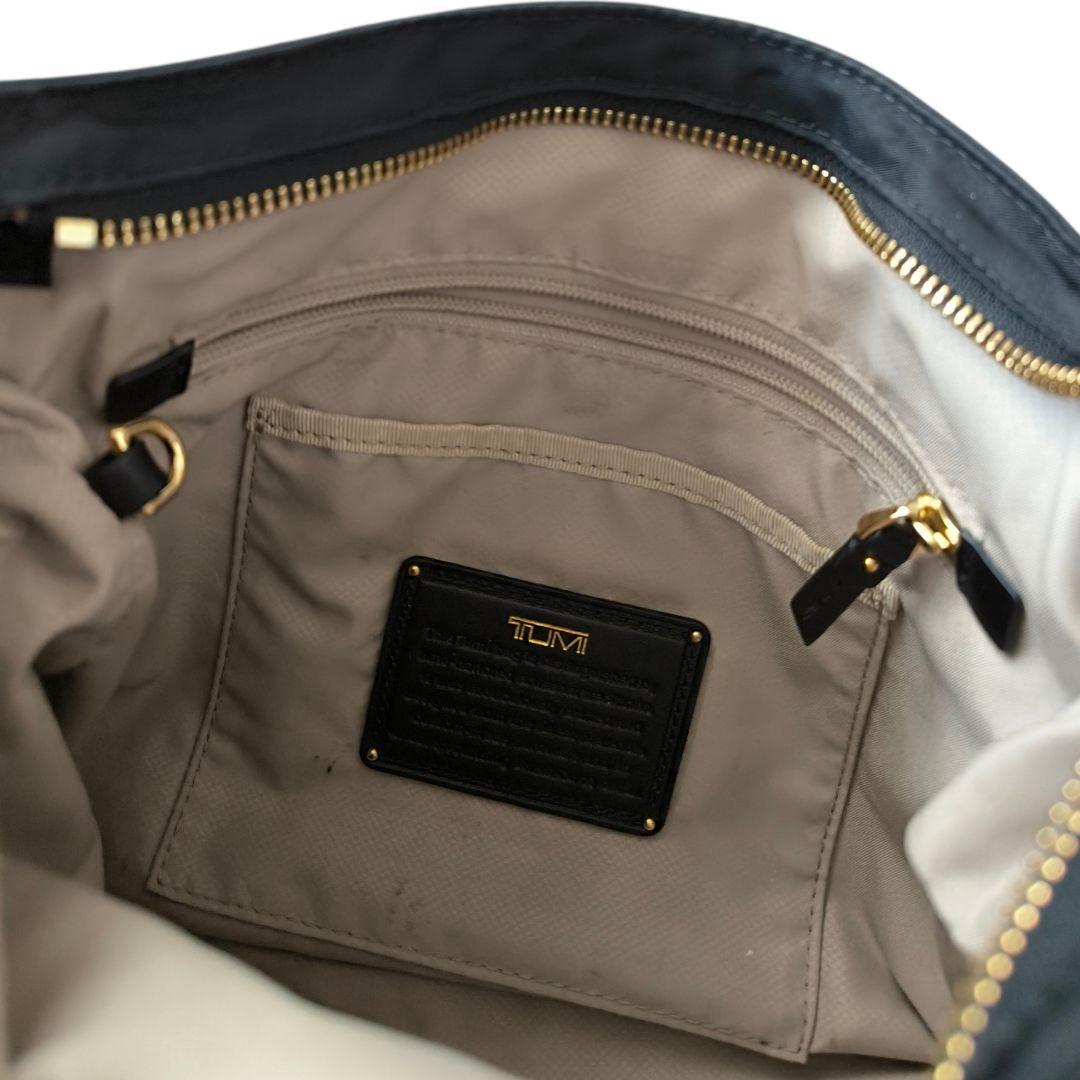 美品☆TUMI トゥミ ナイロンショルダーバッグ ブラック ゴールド金具