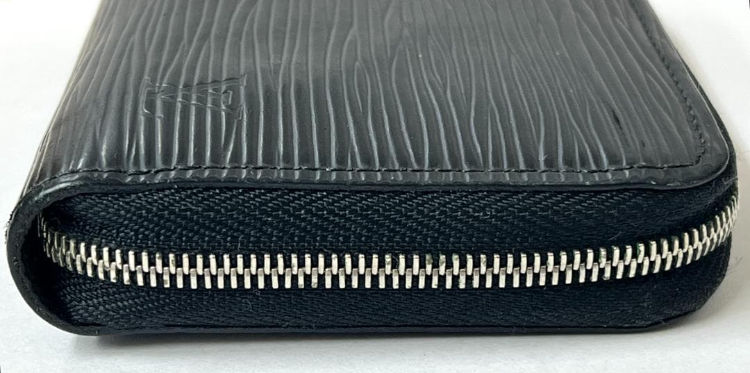 ルイヴィトン ジッピー コインパース エピ ブラック 中古品 (25045