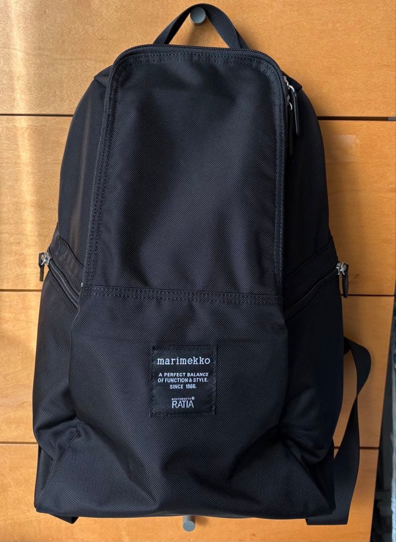 marimekko METRO ブラックリュック