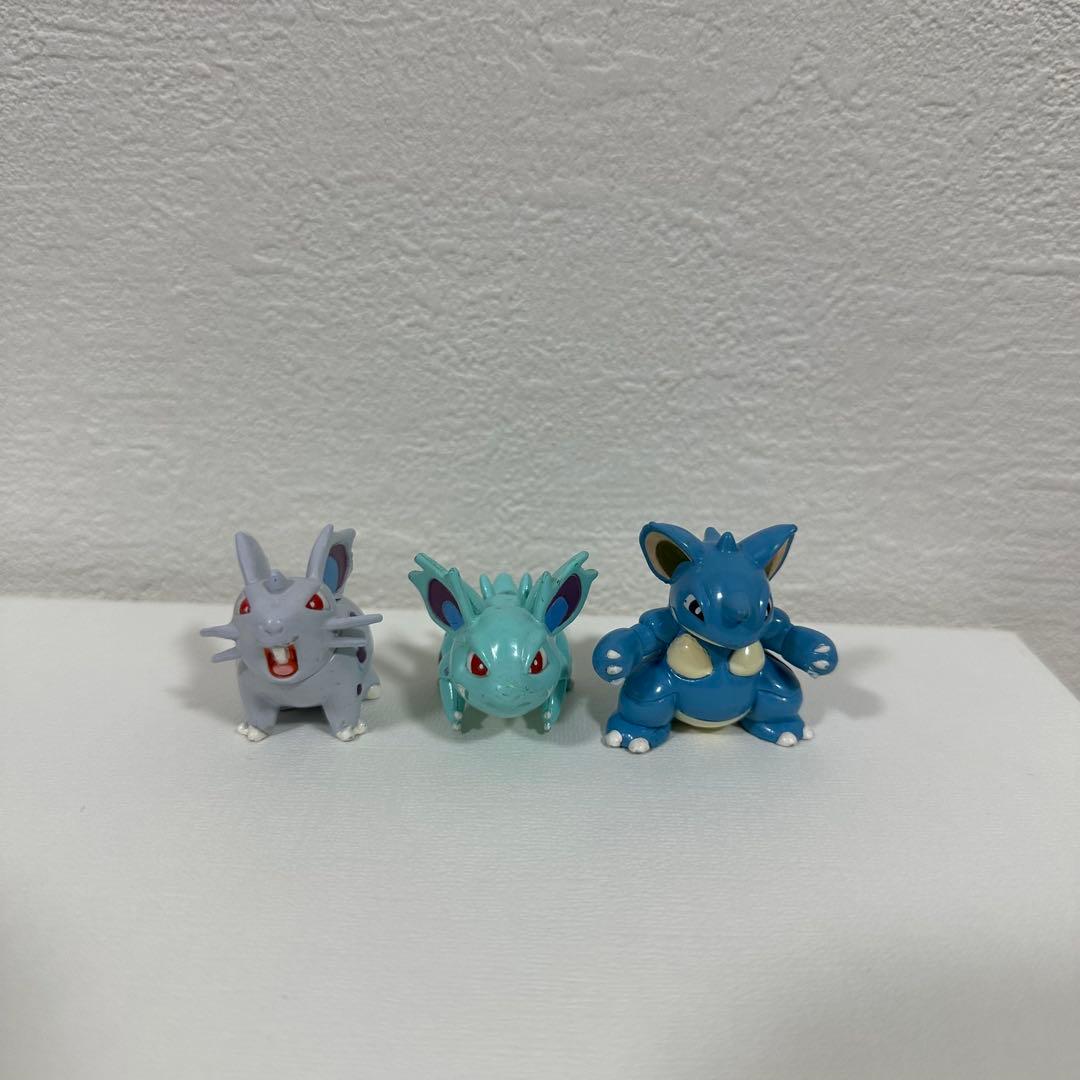 ポケモン　モンコレ　初期　ニドラン♀、ニドリーナ、ニドクイン　3体セット