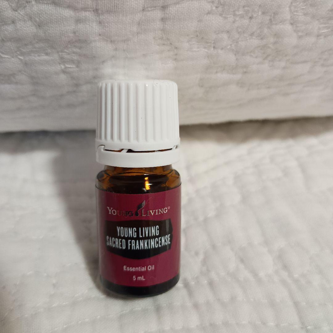 Young Living セイクレッドフランキンセンス 精油 オイル 5mL