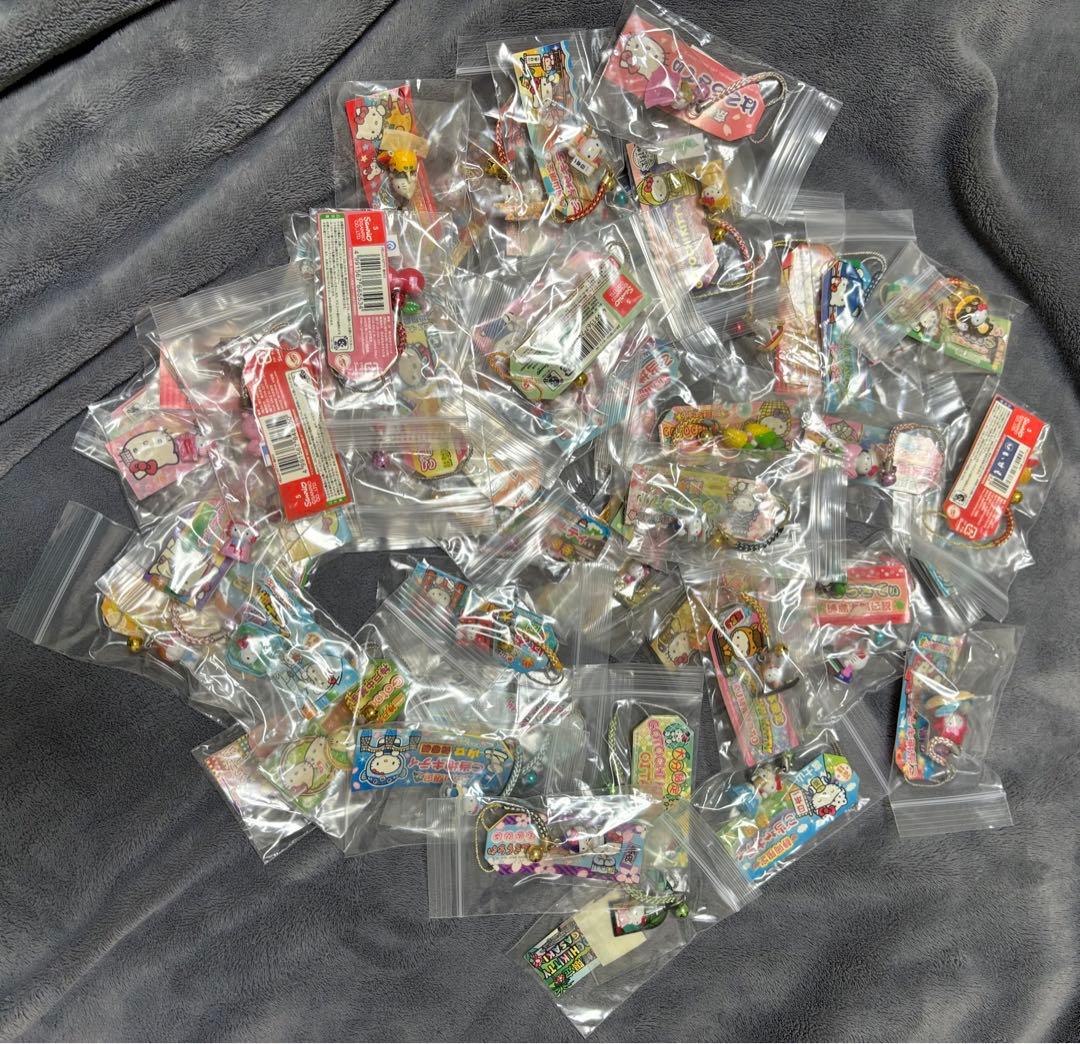 【平成】ご当地キティ　ストラップ❗️ 64点】ご当地キティストラップ 根付 キーホルダー - メルカリ