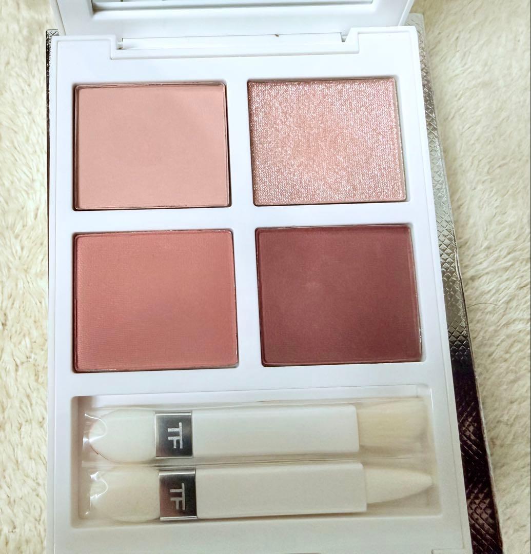 トムフォード　ソレイユアイカラークォード　シャレーミンク ✴️🎄TOM FORD2025クリスマスコスメ🎄✴️ソレイユ アイ カラー