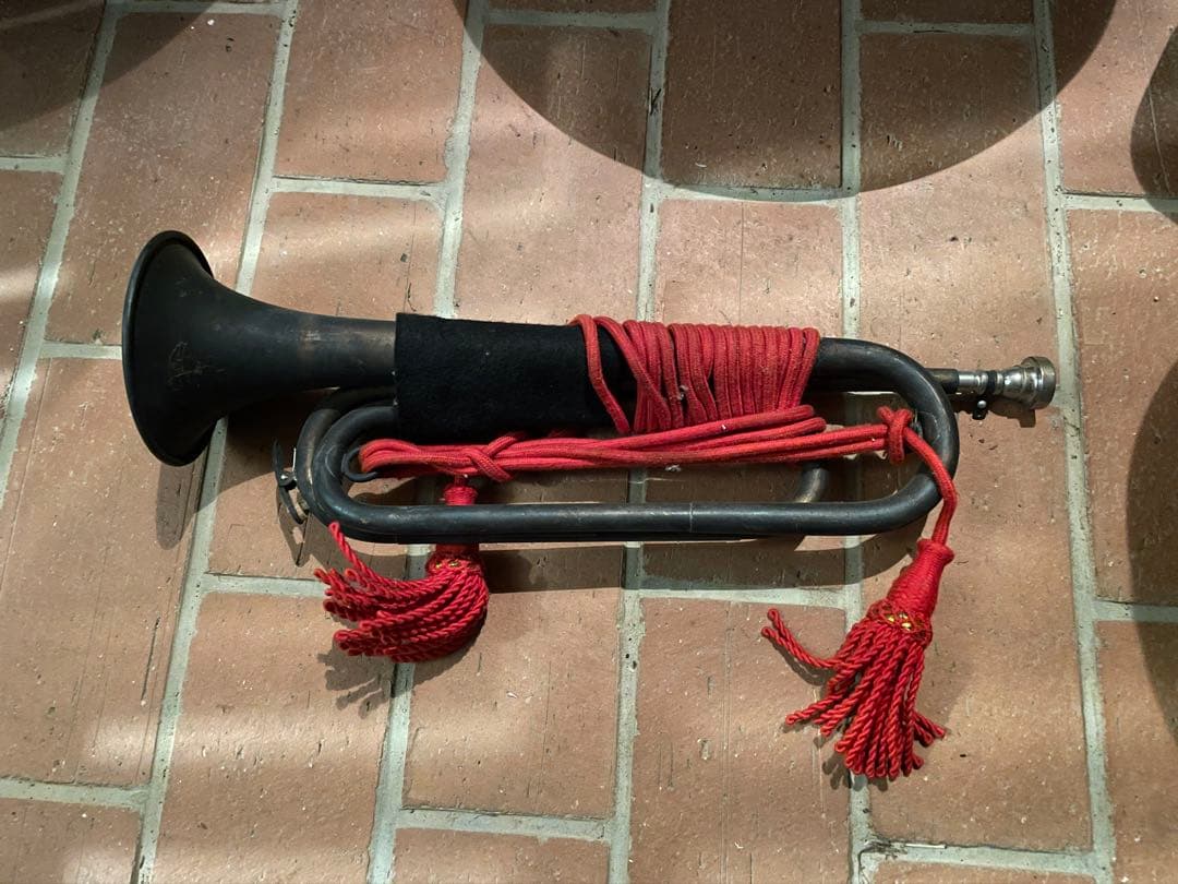 古い真鍮製の信号喇叭/信号ラッパ