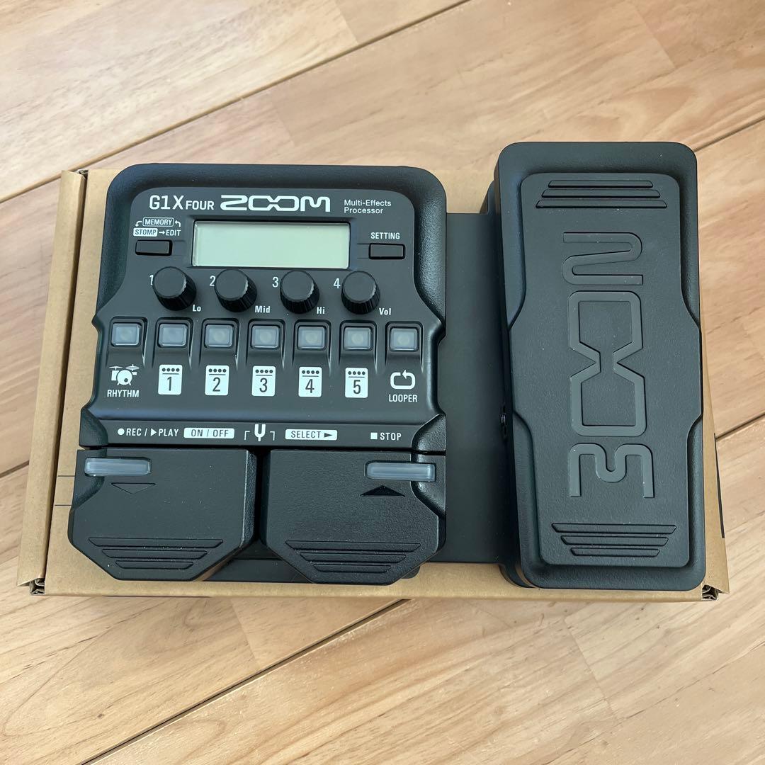 新品同様ZOOM G1X FOUR ギター用マルチエフェクター