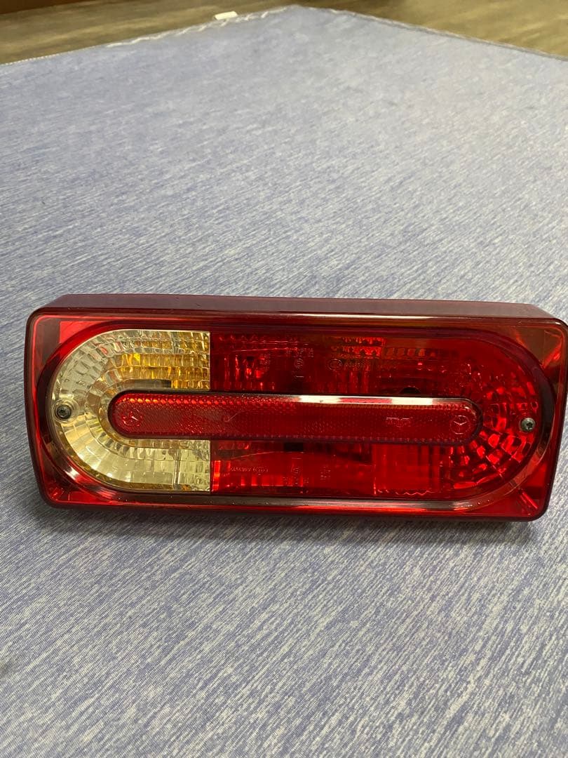 2014年式W463純正テールライト
