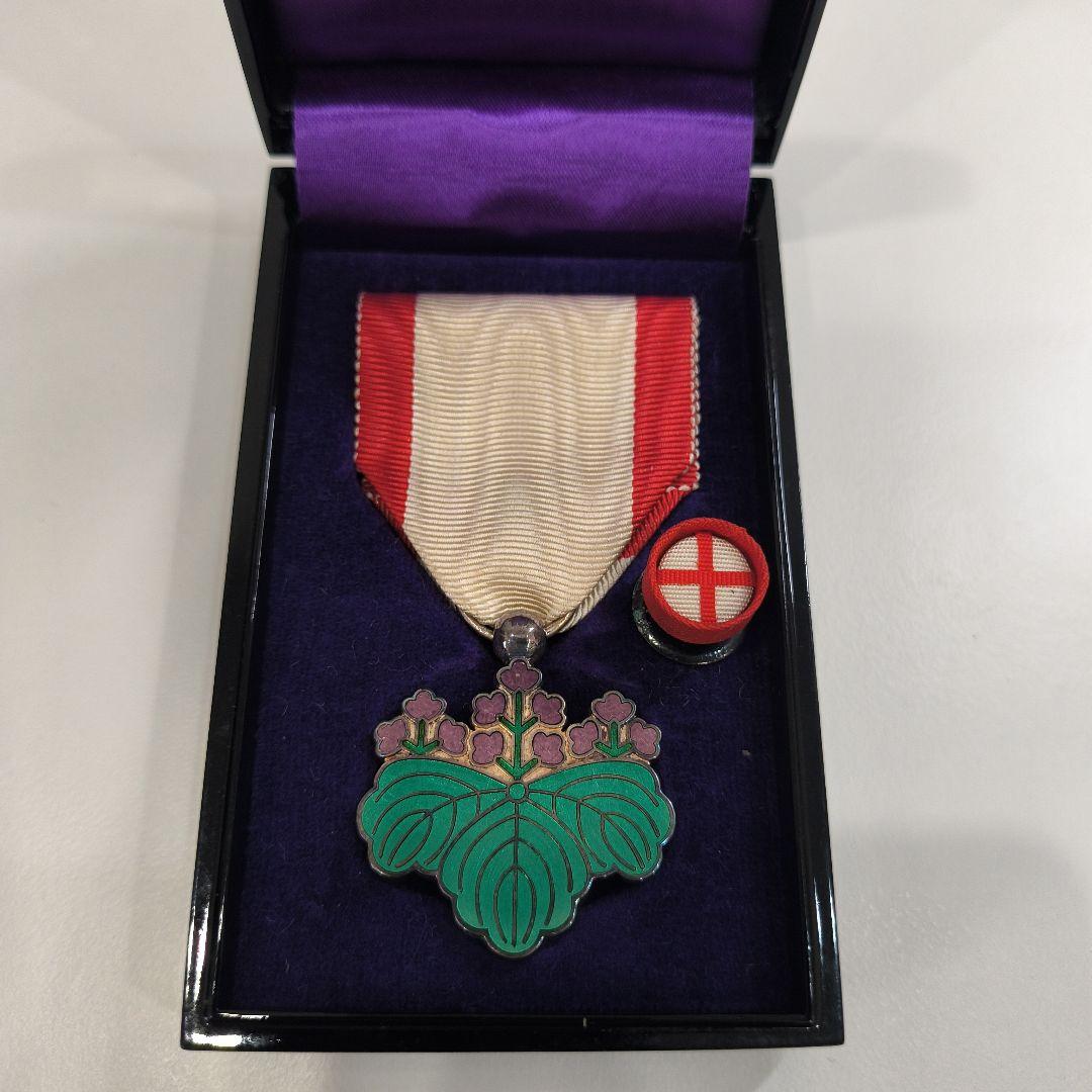 勲章「勲七等 青色桐葉章」略綬・ケース付き - メルカリ