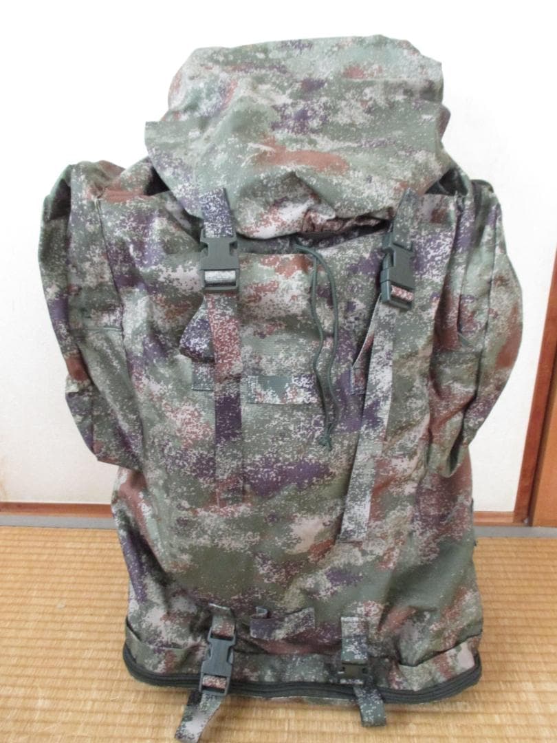 未使用　中国軍　21式　01式　星空迷彩　75L　バックパック　リュックサック