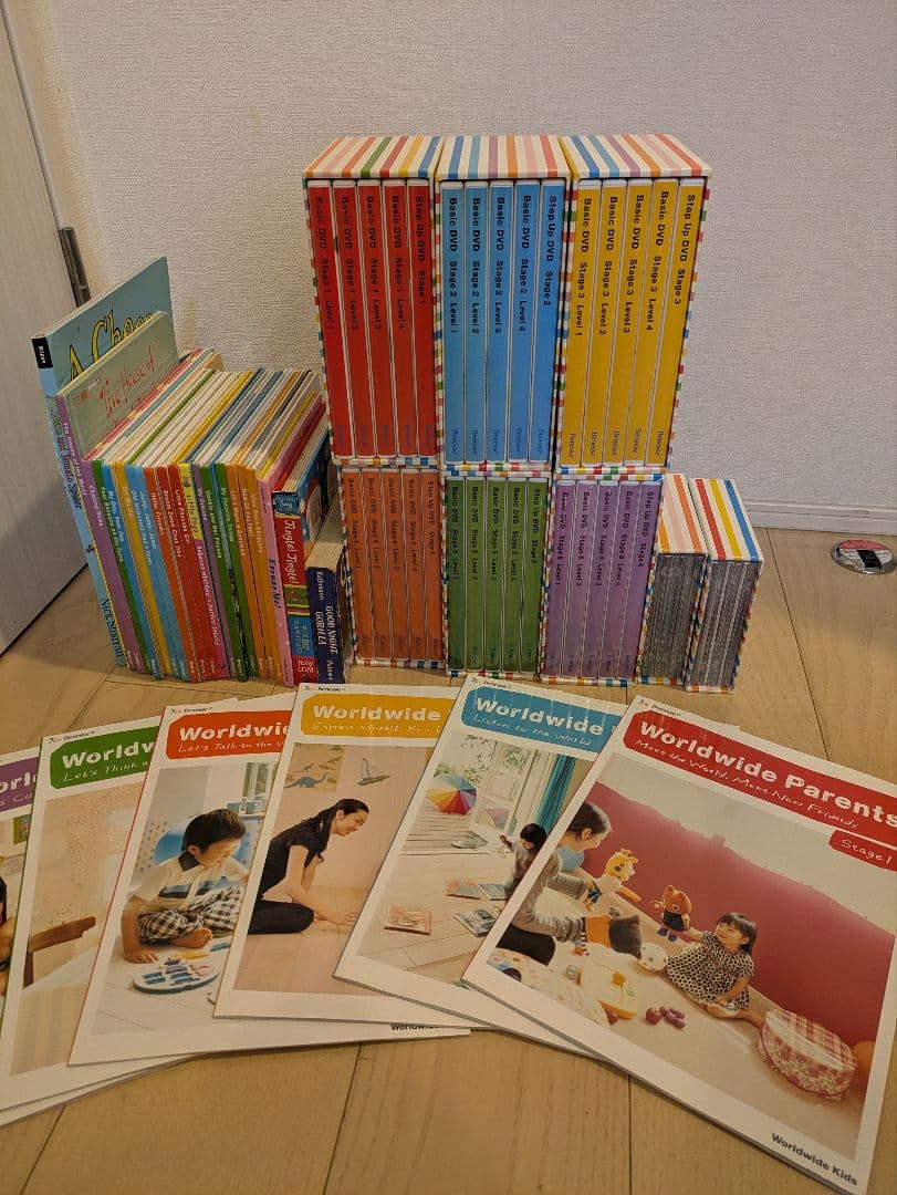 ワールドワイドキッズ（World wide kids）DVD, CD絵本セット