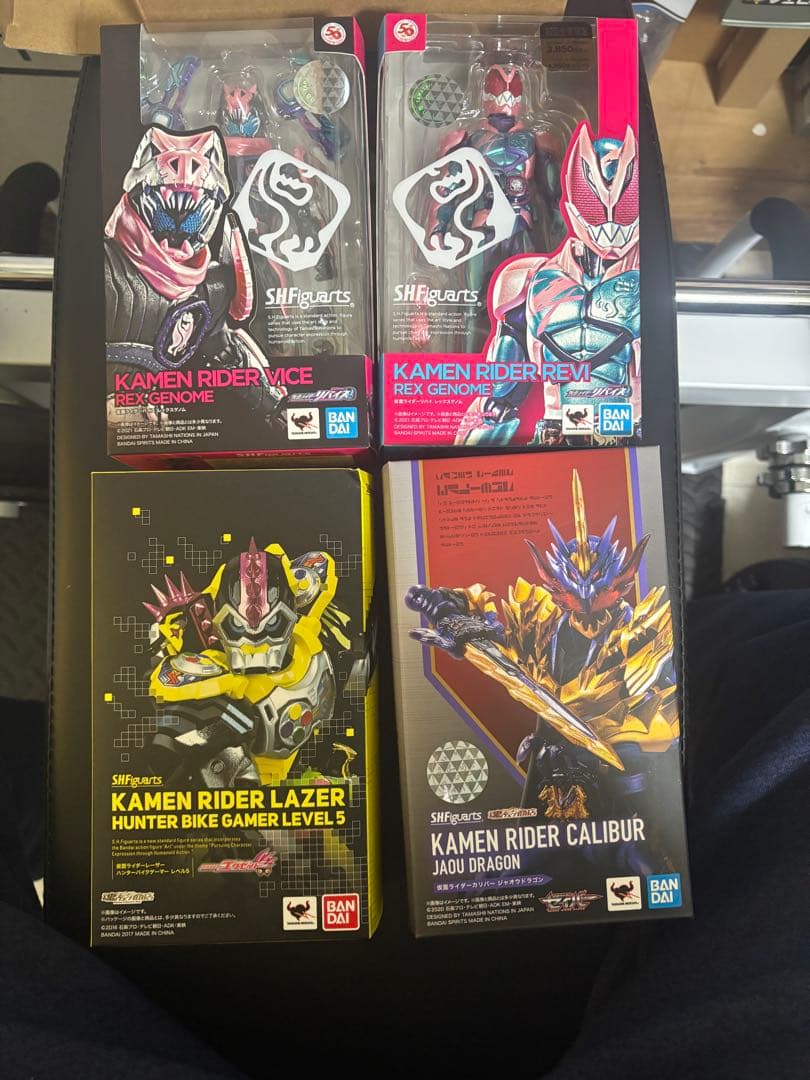 仮面ライダー4体セット Amazon.co.jp: 掌動-XX 仮面ライダー4 10個入りBOX (食玩) : おもちゃ