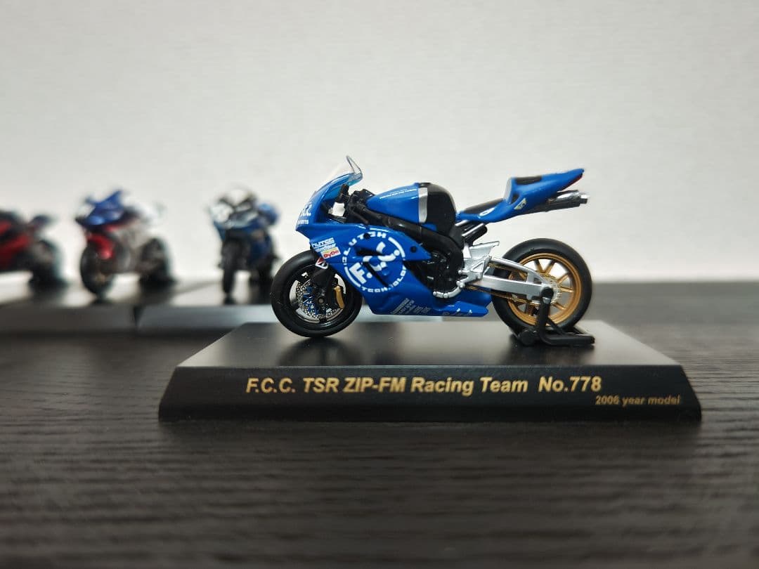 鈴鹿8耐ロードレースマシンシリーズ 京商1/32 8台セット - メルカリ