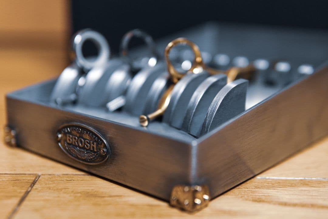 ブロッシュ　シザートレイ