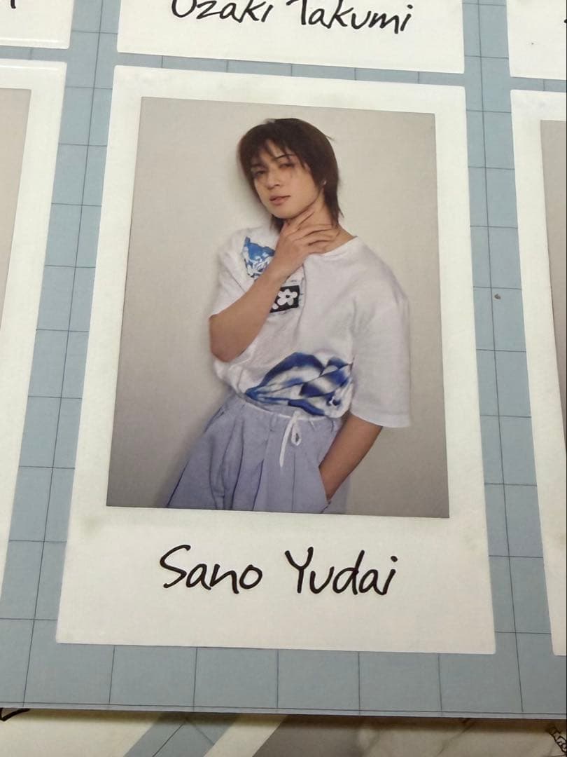 ini 2nd 写真集 viva la vita タワレコ ステッカー 佐野雄大 - メルカリ