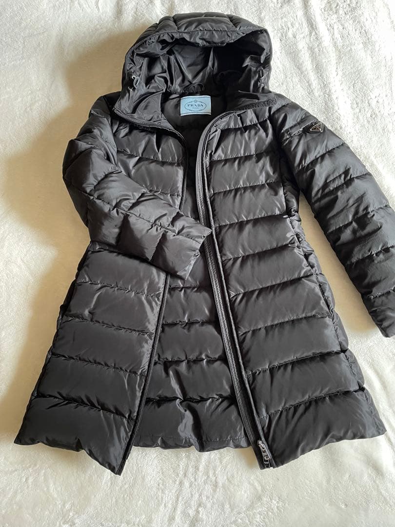 PRADA フード付きダウンジャケット 36 ブラック