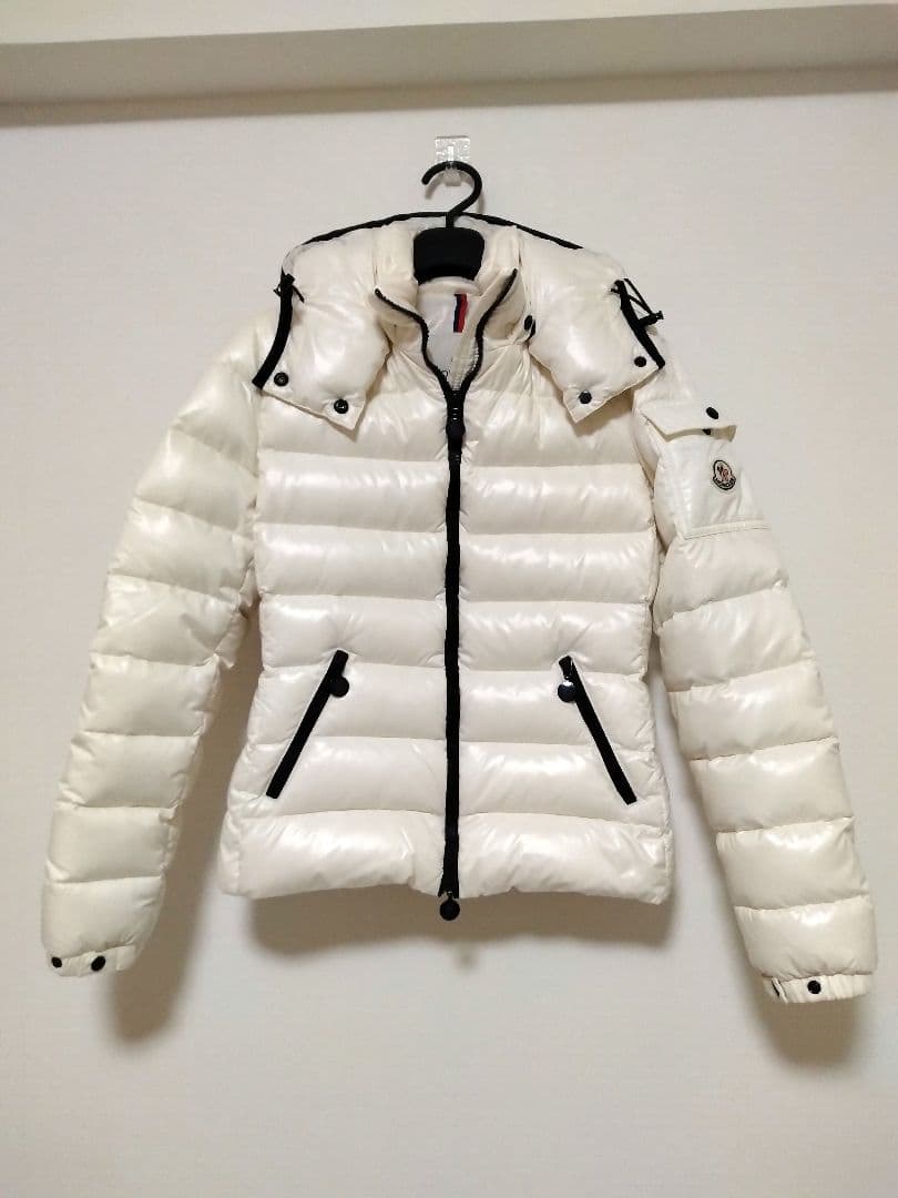 美品　モンクレール MONCLER　BADY　ホワイト　ダウンジャケット