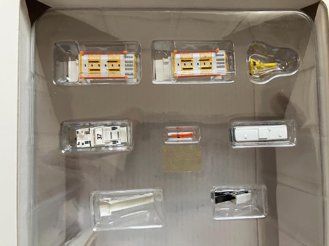 NCA B747-400F型 成田空港 210番スポット ジオラマセット - メルカリ