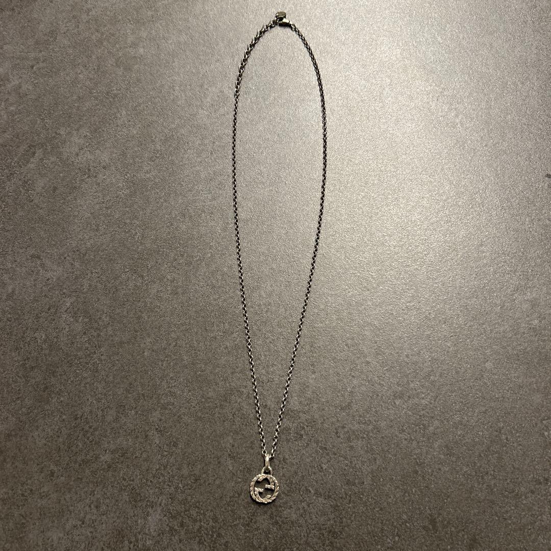 GUCCI シルバー ロゴ入り ネックレス　ケース付き