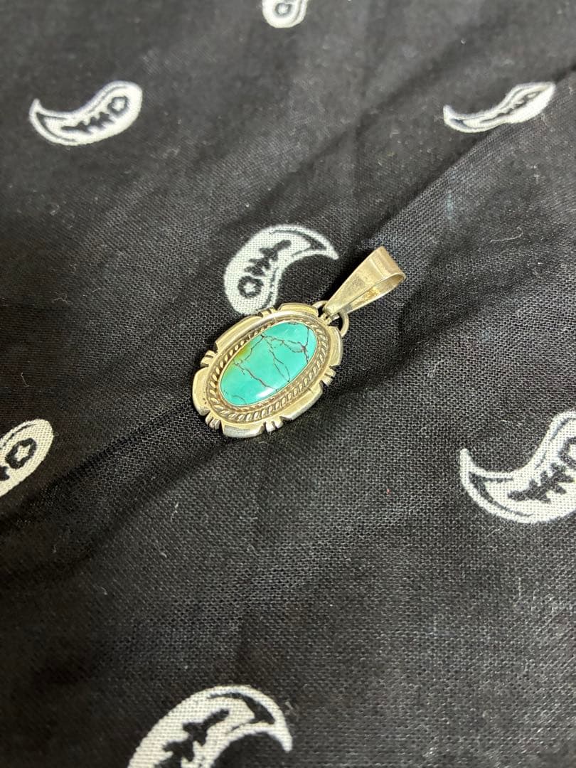 ナバホ族シルバーネックレストップP.A.Smith刻印　ターコイズ