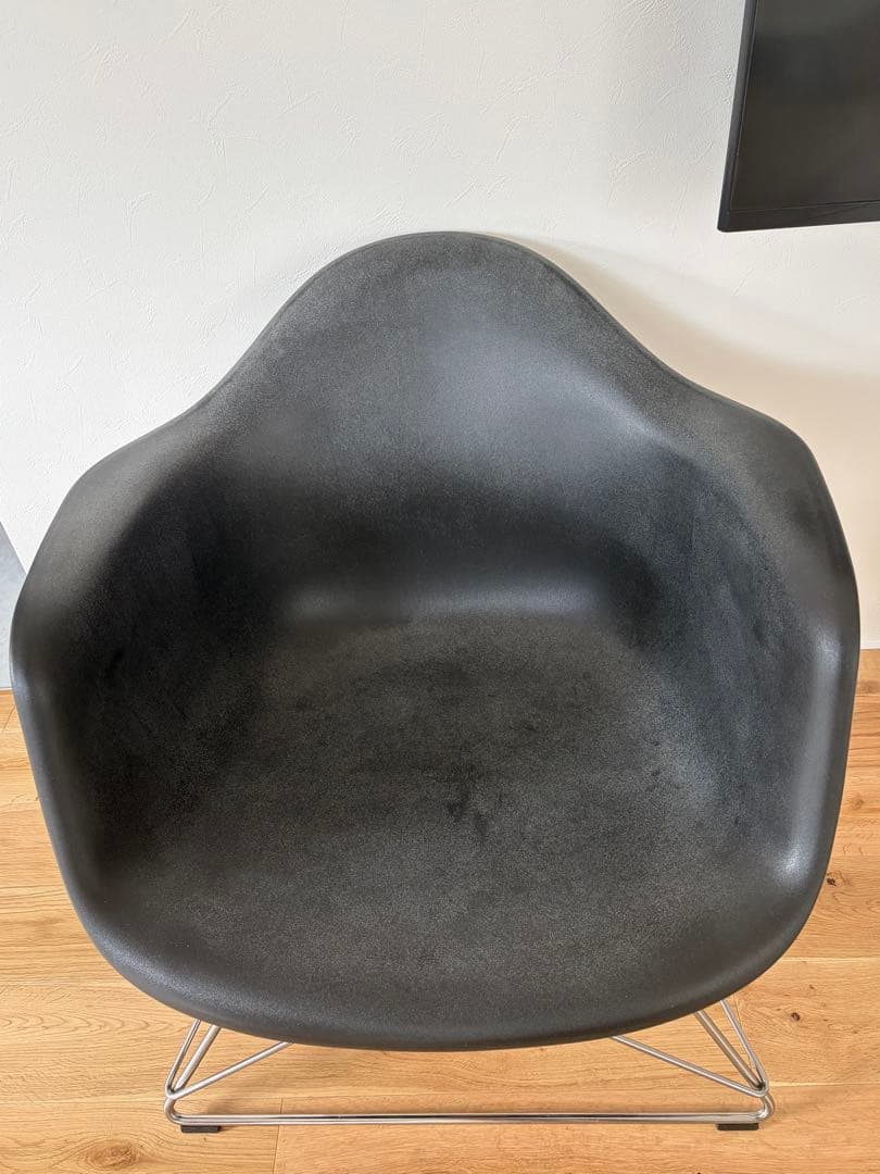 イームズプラスチックシェルアームチェア ローワイヤーベース※2/13で削除します