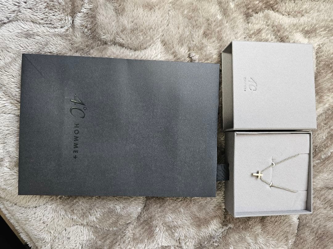 4℃ HOMME+ クロスネックレス シルバー　❗❗年末年始セール❗1/2まで