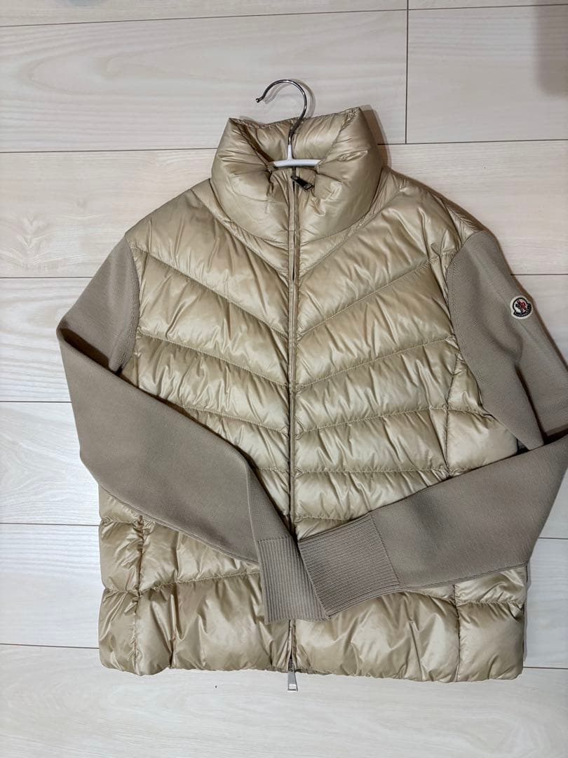 モンクレール ベージュ ダウンジャケット　ダウンカーディガン