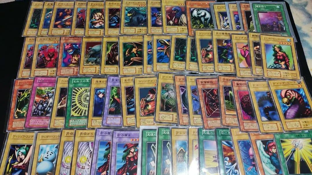 Midnight Fiend遊戯王　初期ブースター版　61枚セット 匿名配送】遊戯王 初期ブースター含むまとめ売り③ - メルカリ