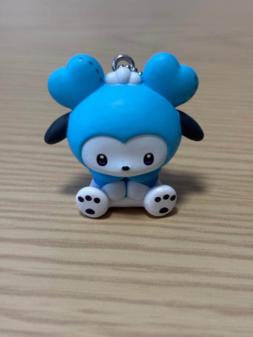 TWICE ナヨン × サンリオ コラボ ガチャ キーホルダー - メルカリ