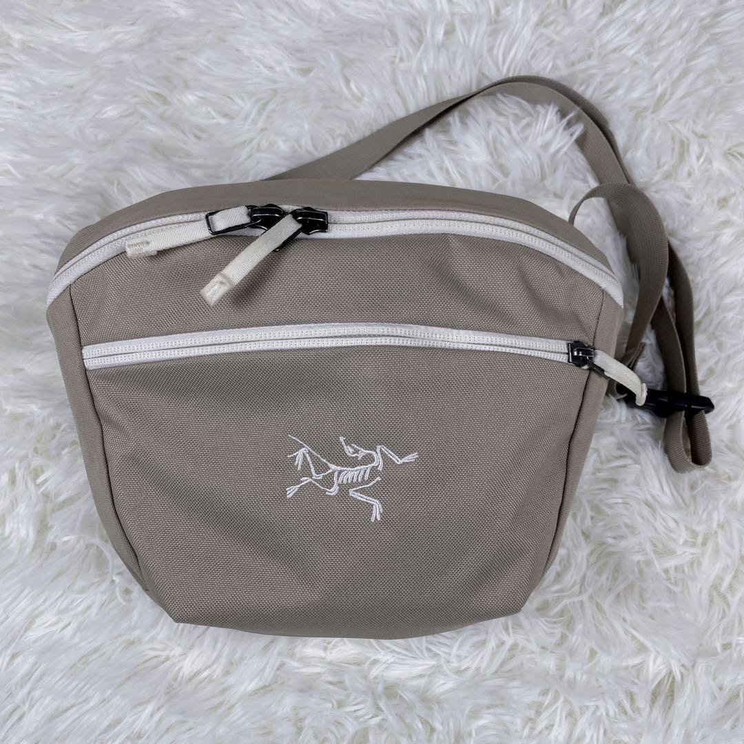 【美品】ARCTERYX アークテリクス　マンティス2 ベージュ