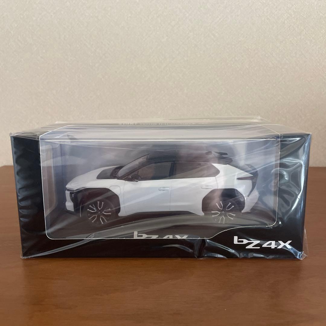 トヨタ　新型bZ4X ミニカー 新品未開封
