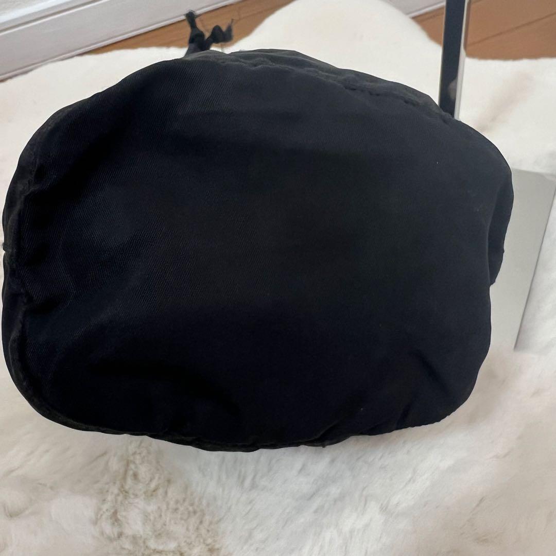 PRADA ブラック 巾着ポーチ ナイロン 白タグ トライアングルロゴ