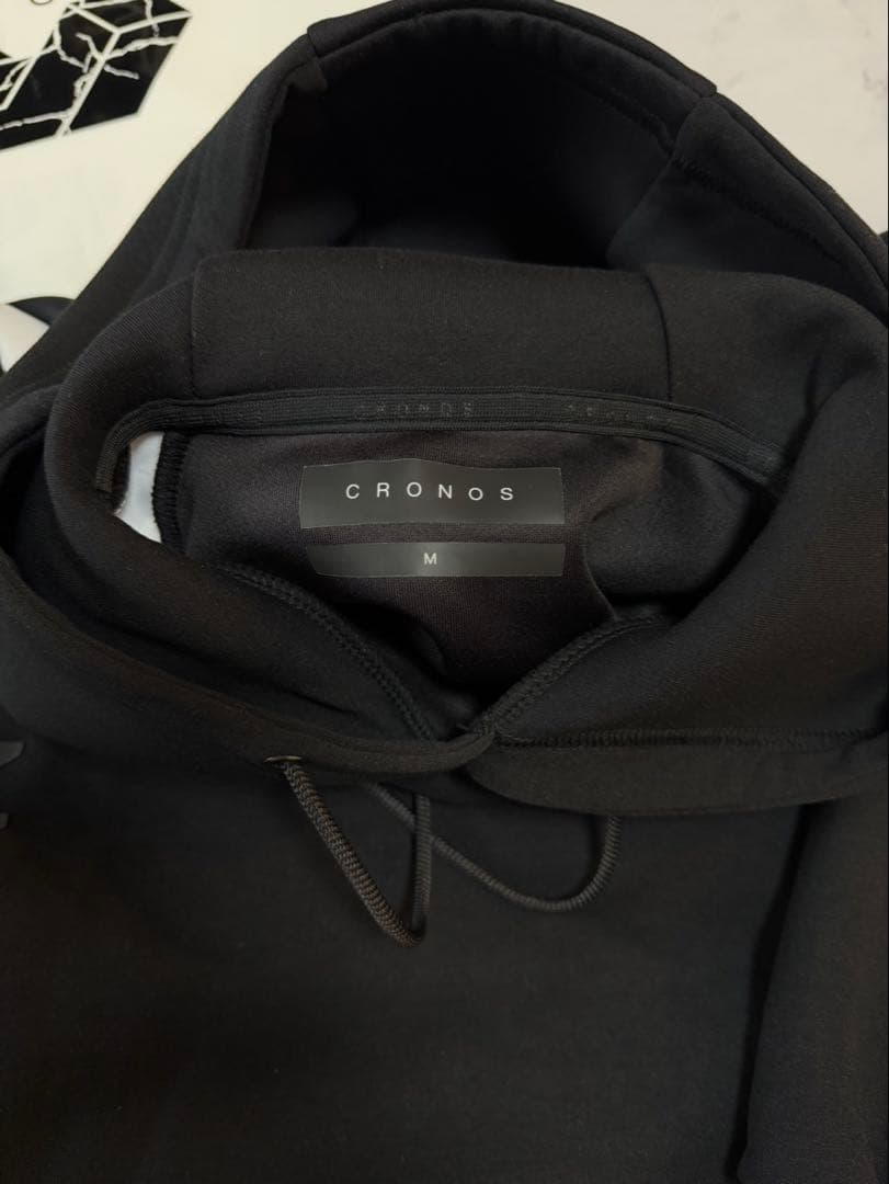 CRONOS ブラックパーカー フード付き - メルカリ