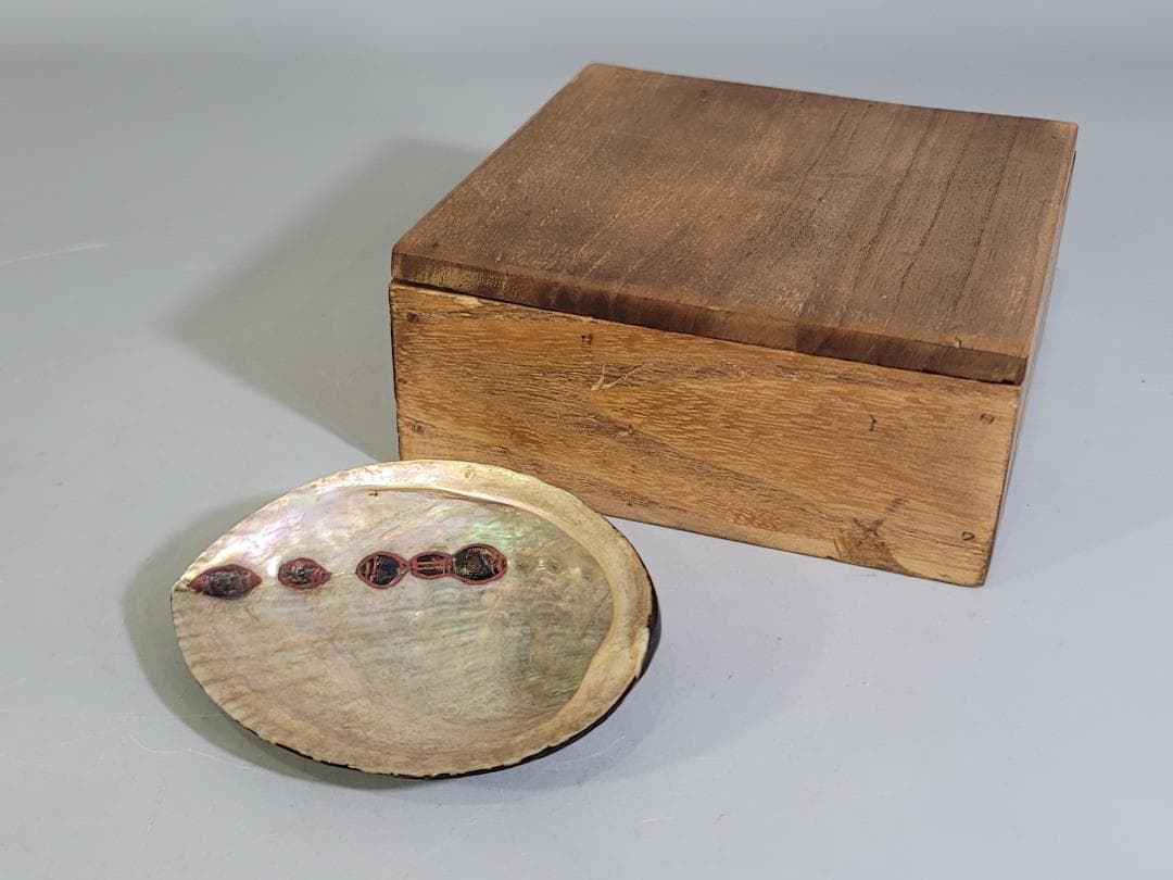 鮑 漆沈刻 花草紋 盃 提げ物 根付 時代物 DT611