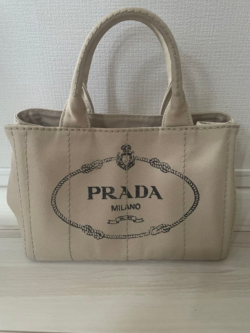 PRADA カナパsベージュ