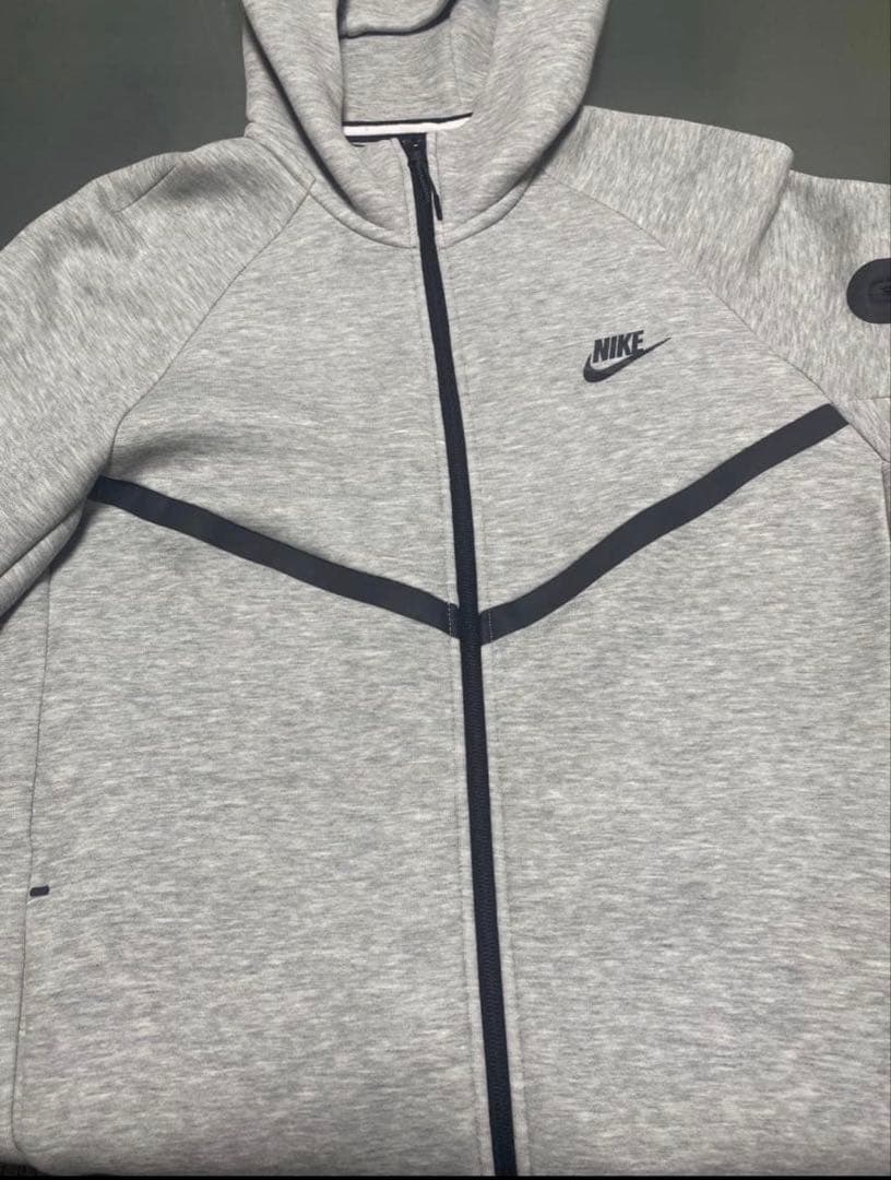 Nikeテックフリース廃盤M