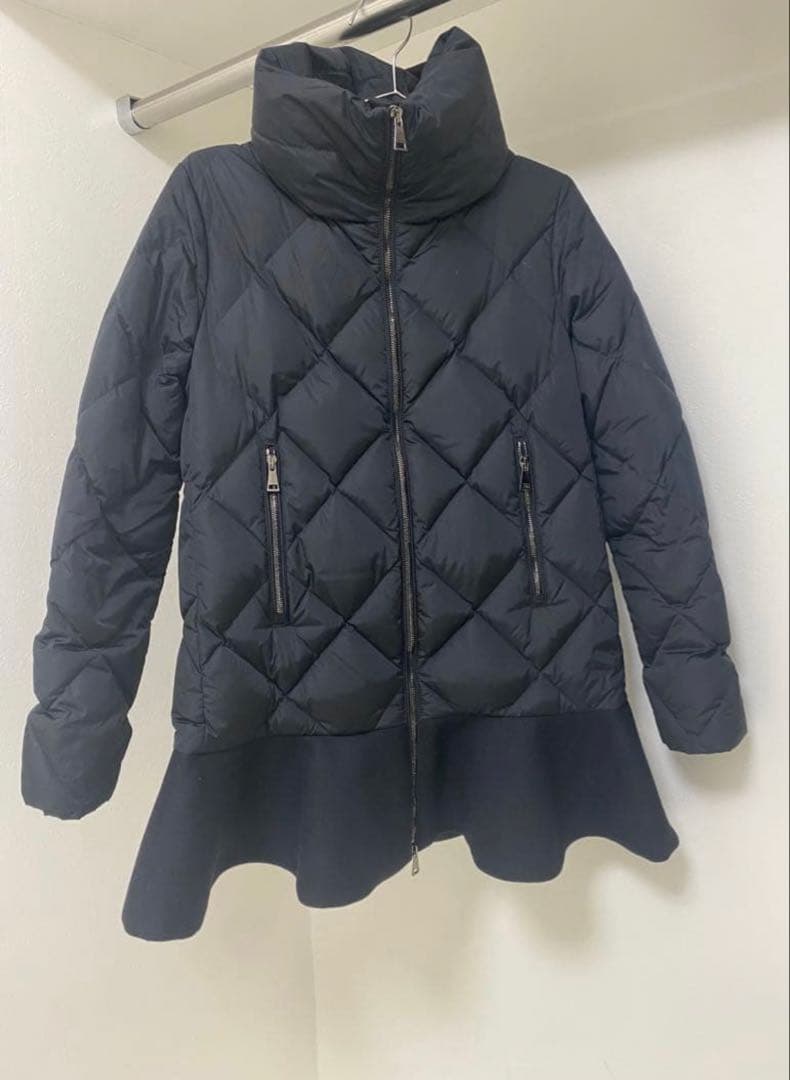 MONCLER ブラック ダウンジャケット フレア裾　滝沢眞規子　ブーラン