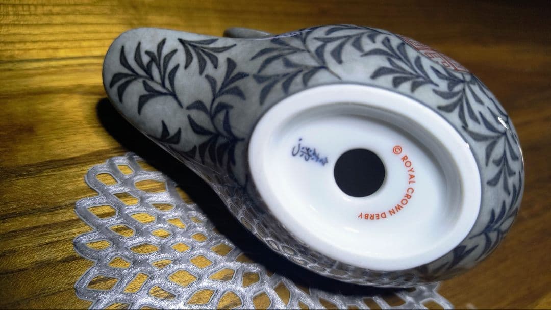 ロイヤルクラウンダービー 色絵吹墨鴛置物 オシドリ人間国宝 十三代