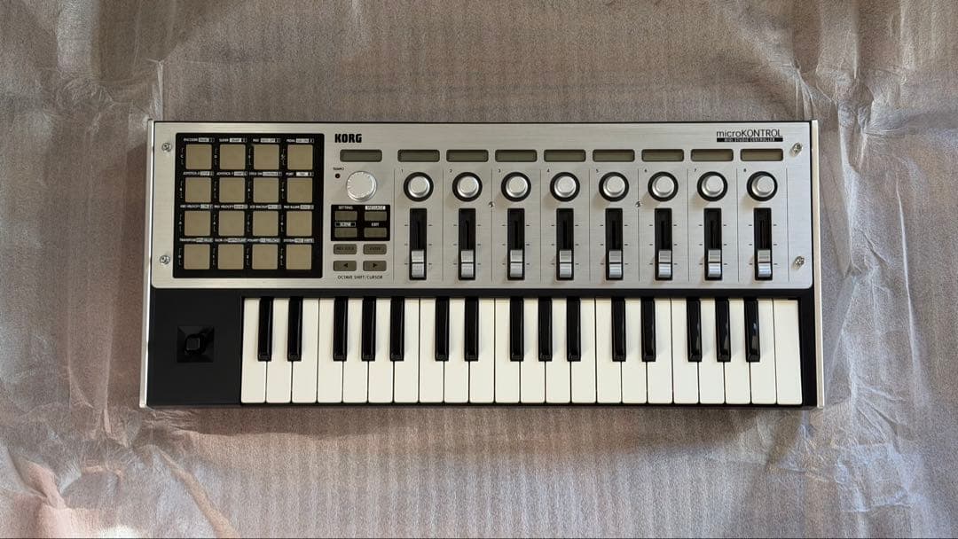 美品 / KORG microKONTROL MIDIコントローラー