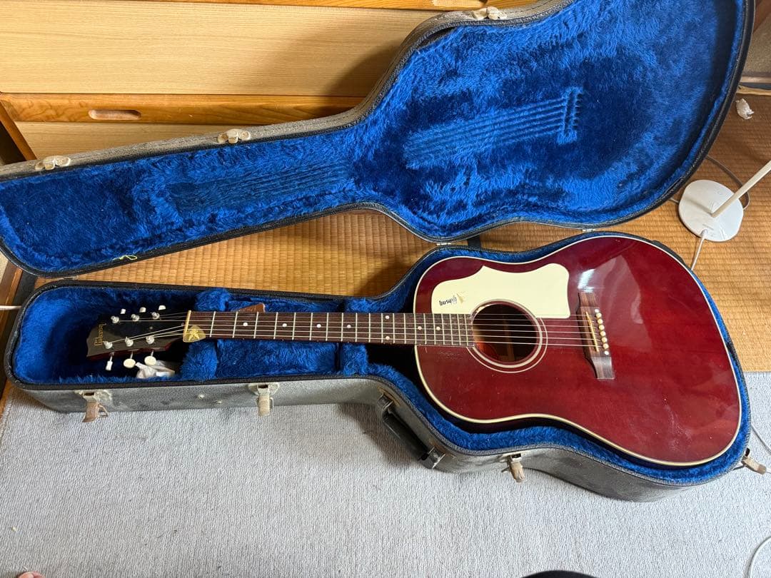 GibsonJ-45 ワインレッド　ハードケース付