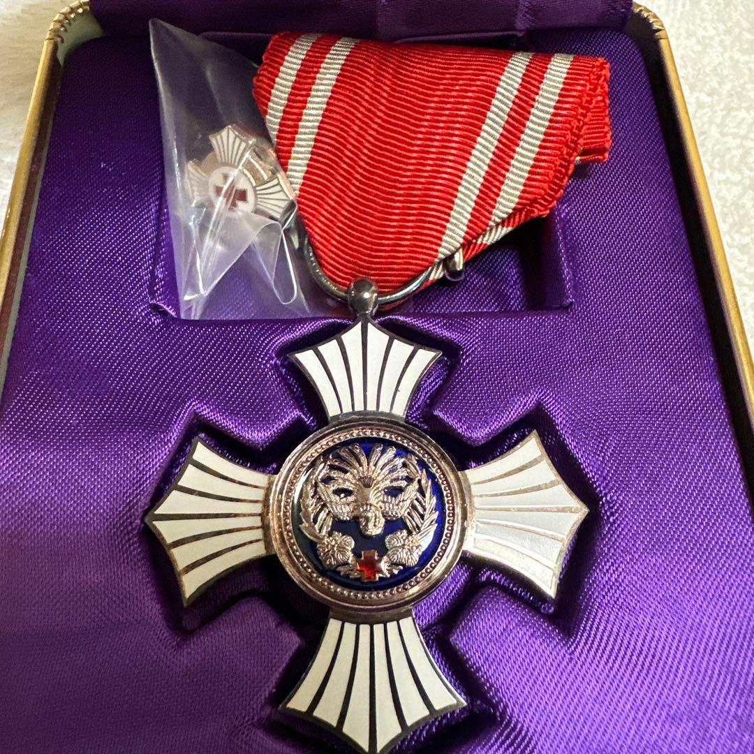 赤十字勲章 ケース付き