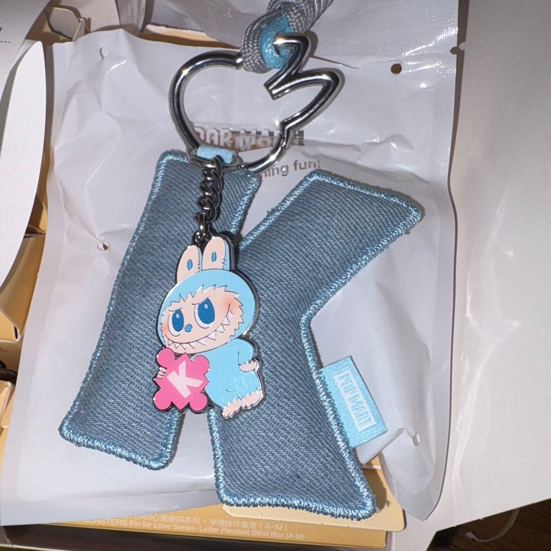 ラブブ Pin for Love イニシャルキーリングK - メルカリ