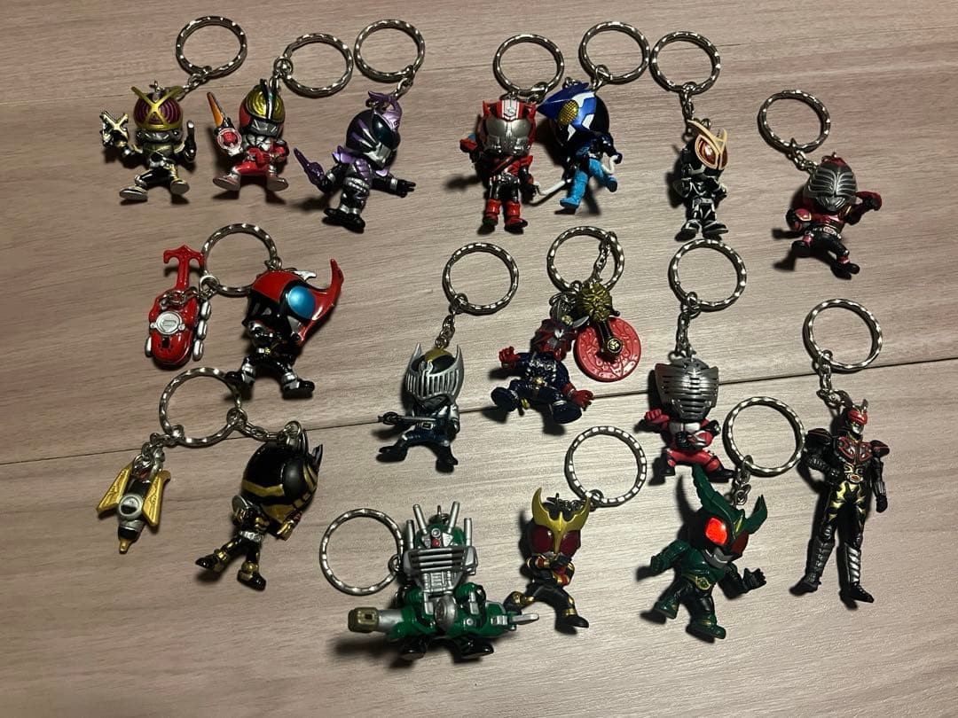 美品！希少！仮面ライダー　フィギュアキーホルダー　16個セット