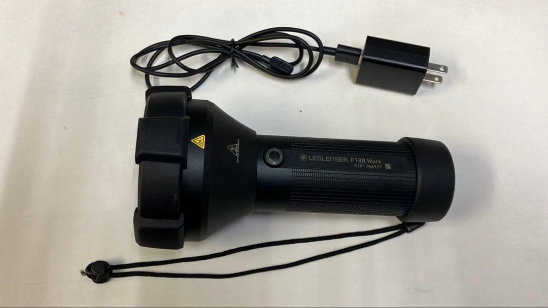 LEDLENSER P18R Work 懐中電灯 充電器付き