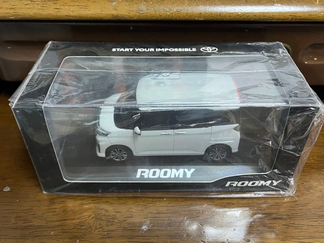 1/30スケール トヨタ 新型ROOOMY ミニカー W24 パールホワイト