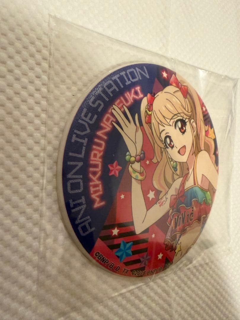 夏樹みくる】アイカツ アニON マグネット付きバッジ - メルカリ