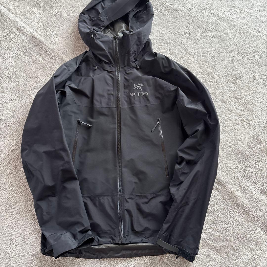 廃盤ベータSLハイブリッドジャケット　必ずプロフ見て下さい Amazon | Arc'teryx ベータ SL ハイブリッドジャケット メンズ (ダーク