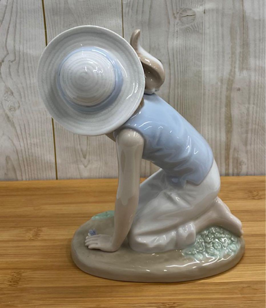 美品 NADAL スペイン ナダル 陶器人形 「リスに囁く少女」24も510