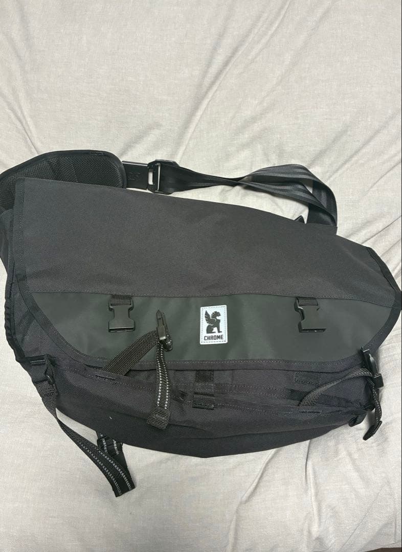 【美品】メッセンジャーバッグ CTZ/シーティーゼット 24L 防水