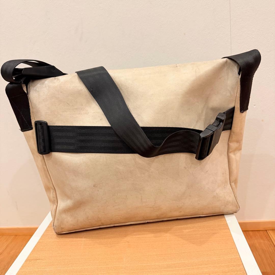 希少 フライターグ メッセンジャーバッグ F14 DEXTER 白 緑 A4 - メルカリ