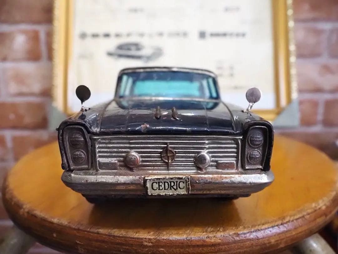 昭和レトロ　イチコー　ブリキ　日産セドリック・カスタム　縦目4灯　初期　おまけ ☆1961年イチコー縦目のセドリック カスタム ～ ブリキ自動車