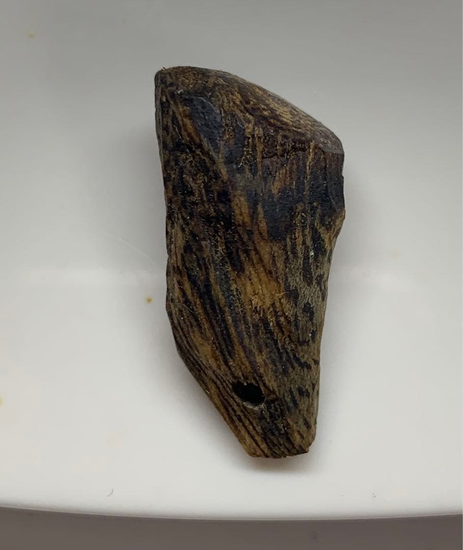 極上緑油伽羅 沈香原木 黒伽羅 香木 重さ:1.3g